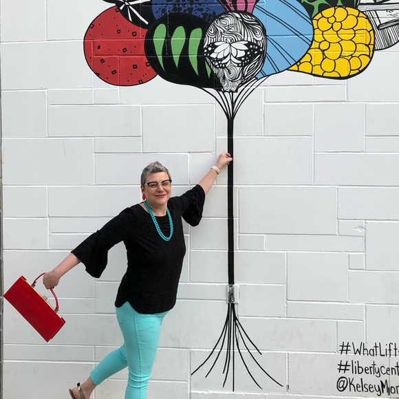 Meet your Posher, Eddi - Picture 7 of 9